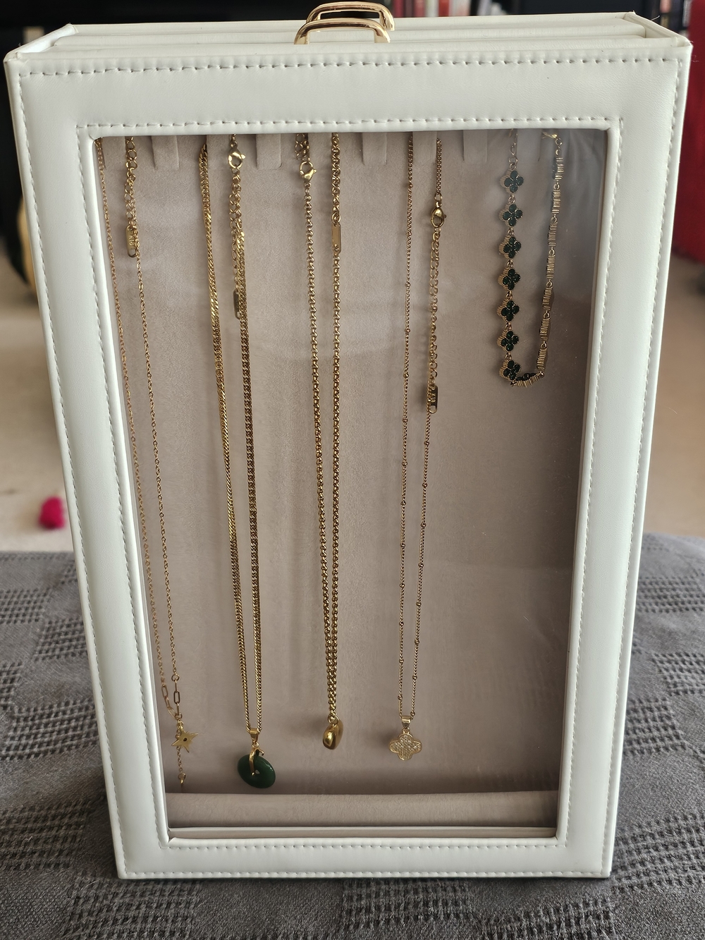 Standing Jewelry Case